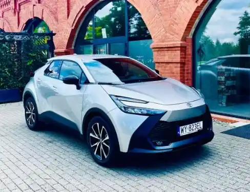 Toyota C-HR w BEEP.rent